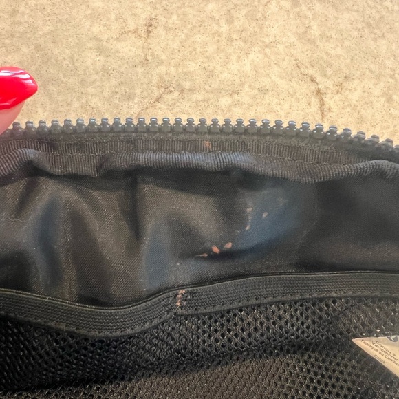 lululemon athletica Black Belt Bag Structured Design - Picture 9 of 9